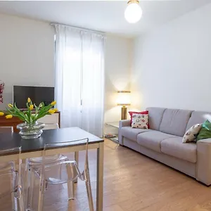 Joivy 1br In Isola With Stunning View To Bosco Verticale , Milano Italia